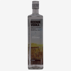 00-00049572 Vodka "Rodnik" 700 ml