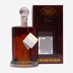 00-00007826 Brandy "Armenian" 10 years 0.5l Swan